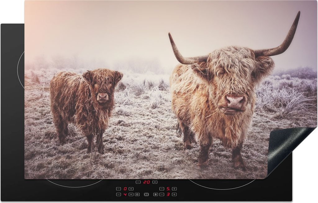 KitchenYeah Herdabdeckplatte Schottischer Highlander - Winter - Schnee - Kuh - Wiese - Braun , 85x52cm, Küche Deko, Glaskeramikkochfeld Herdabde...