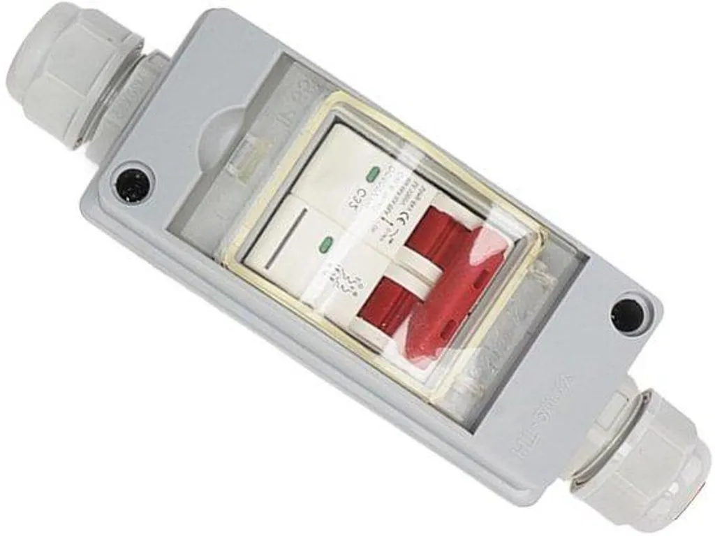 Protection contre surtensions solaires et disjoncteur IP65