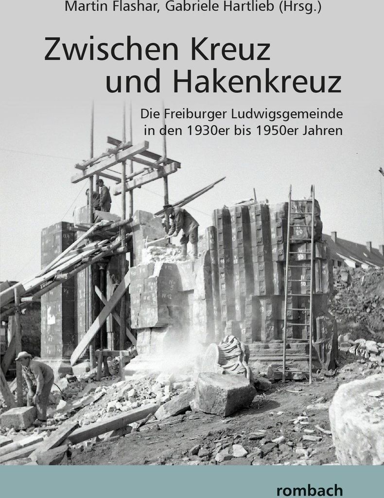 Zwischen Kreuz und Hakenkreuz