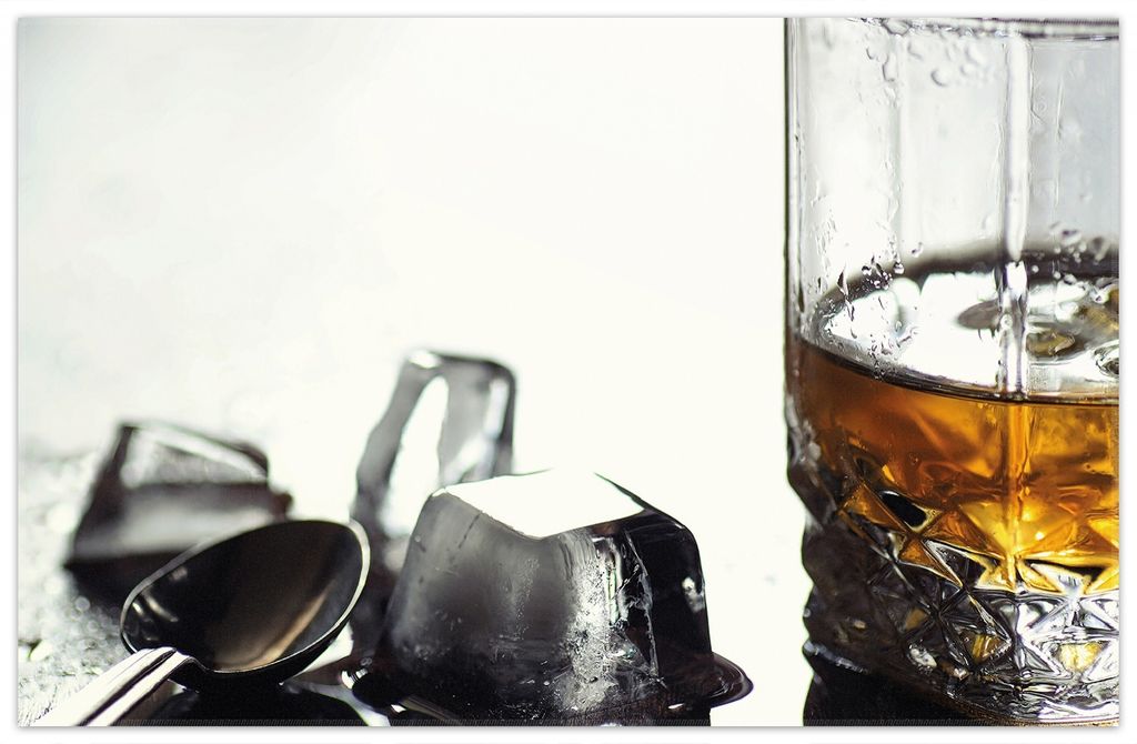 Wallario Premium Teppich, Größe 90 x 140 cm, Whiskey on the Rocks
