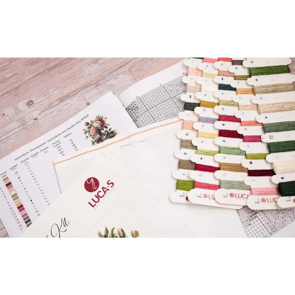 Tableau Broderie Point de Croix Roses pour Décoration Maison 31x30cm - 3