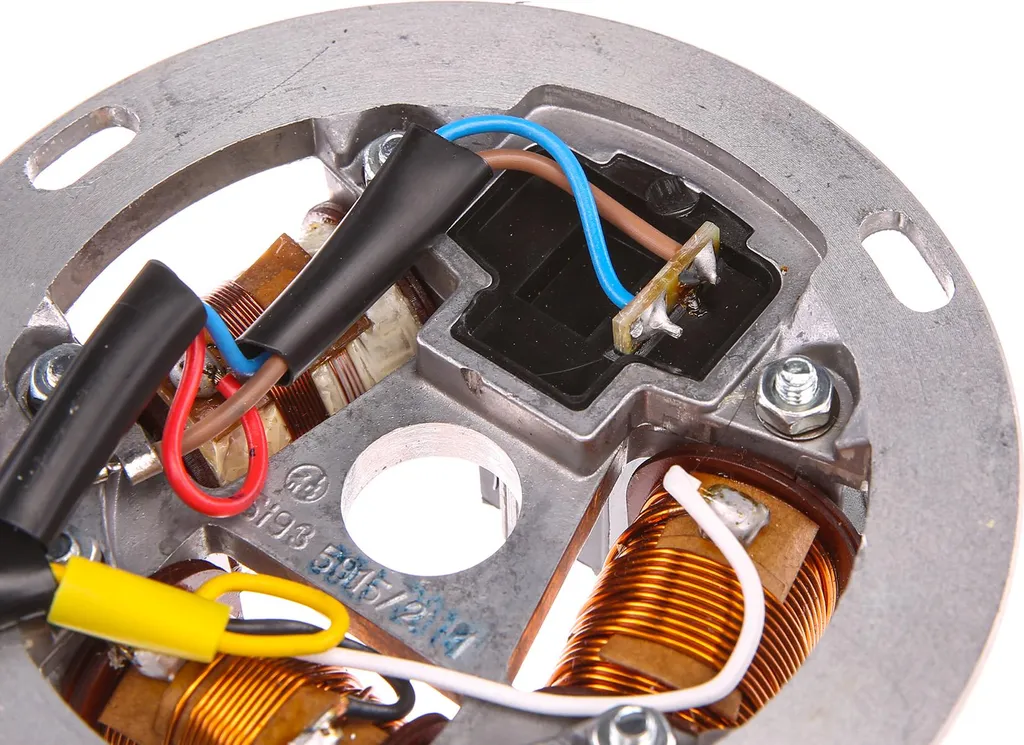 Réparez votre allumage Simson avec cette plaque de base 12V 8305.2 - 5