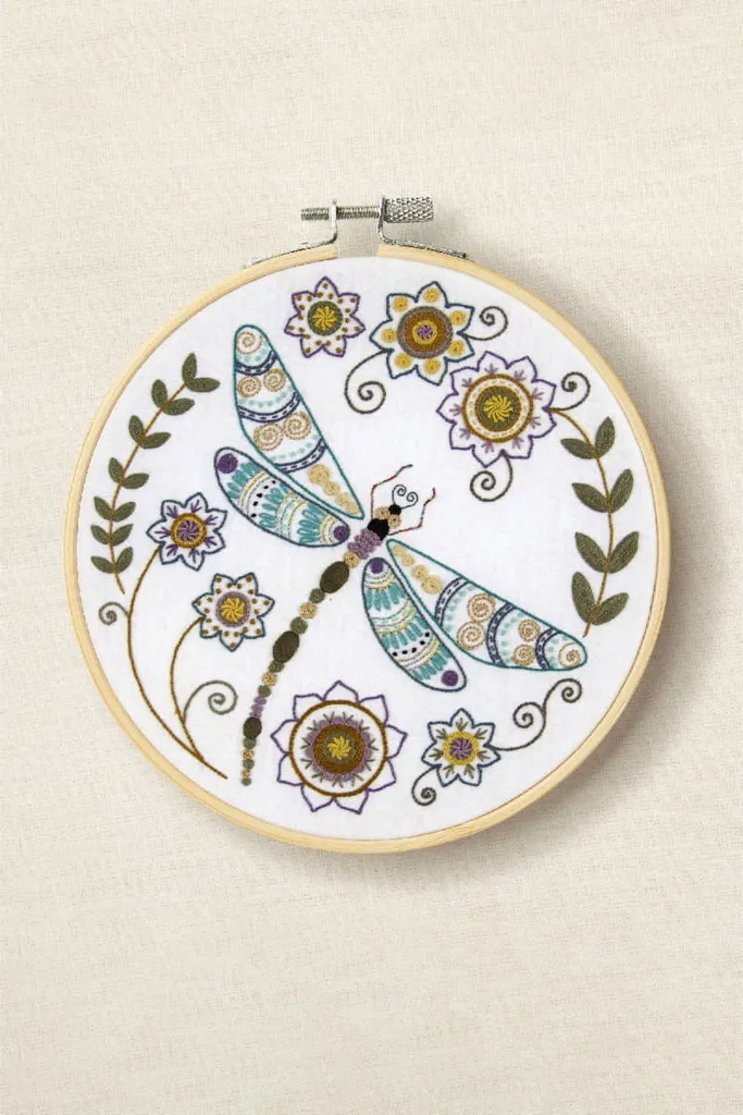 Kit broderie DMC Freestyle Libellule pré-imprimé avec tambour 18,5cm