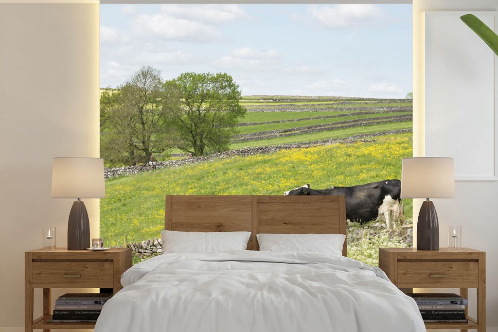 MuchoWow Fototapete für Wohnzimmer oder Schlafzimmer Wandtapete Vinyl Motivtapete Kuh - Blumen - Tiere - 350x350 cm - Schlafzimmertapete