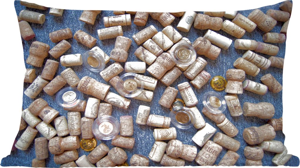 MuchoWow Zierkissen Sofakissen Wohnzimmer Dekokissen 50x30 cm Korken auf einem Haufen - Wohnzimmerdekoration - Polster mit Photo