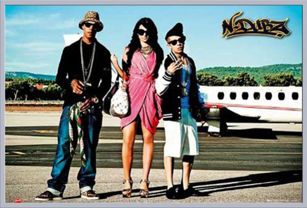 Poster N-Dubz encadré Shinsuke argenté en acrylique haute résistance