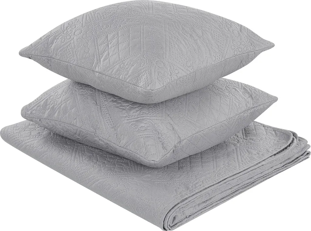 Jeté de lit gris gaufré 160x220 cm et coussins décoratifs pour chambre