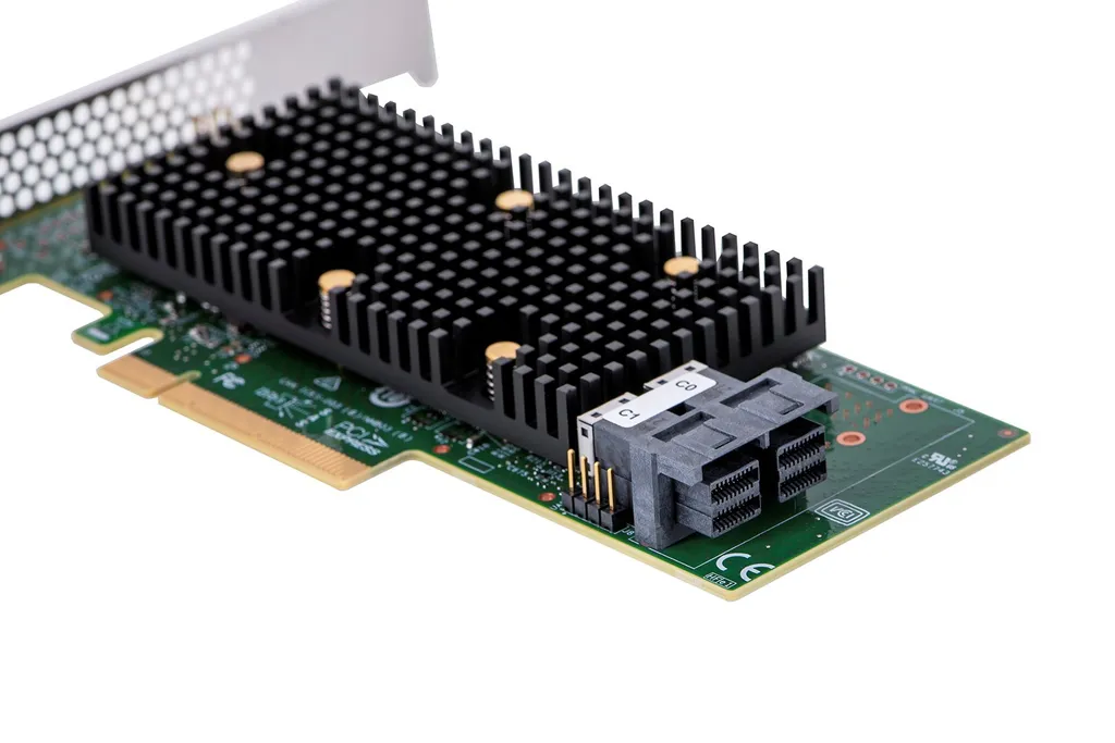 Broadcom MegaRAID 9440-8i Contrôleur SAS SATA 12Gbit/s PCIe 3.0 x8 - 6