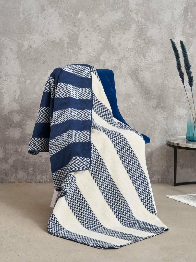 UMIPLED | Kuscheldecke, Sofaüberwurf Decke, Dicke Sofadecke, Couchdecke, Flauschige, Wohndecke für Couch, 150x200cm, - Marineblau/Weiß