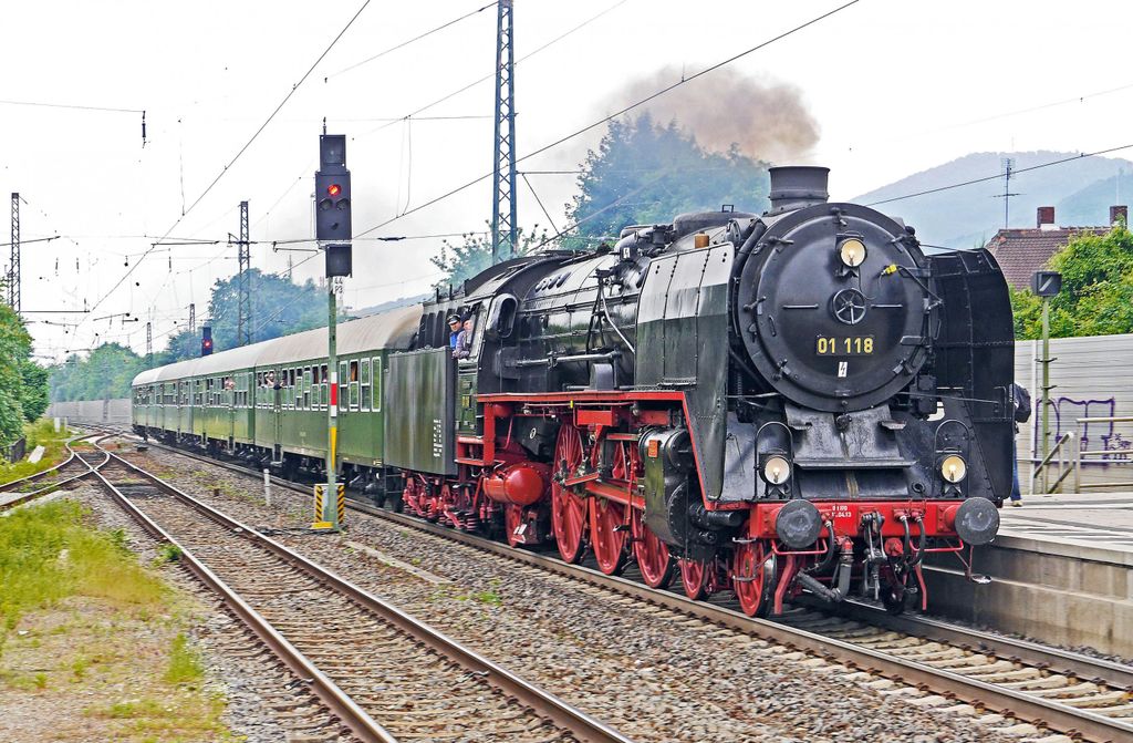 hansepuzzle 100875 - Dampflokomotive Puzzle, 500 Teile, Fortbewegung, 46,0 x 30,0cm mit hochwertiger Aufbewahrung, Kartonbox & Beutel