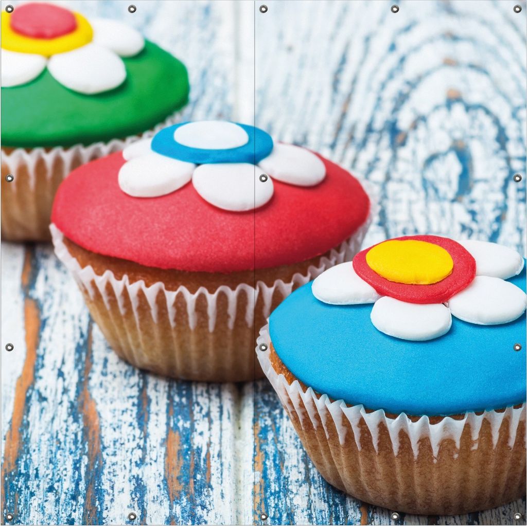 Wallario Outdoor-Poster für Garten oder Balkon, Motiv Bunte Muffins - alter Holztisch - Stillleben, in ca. 180 x 180 cm
