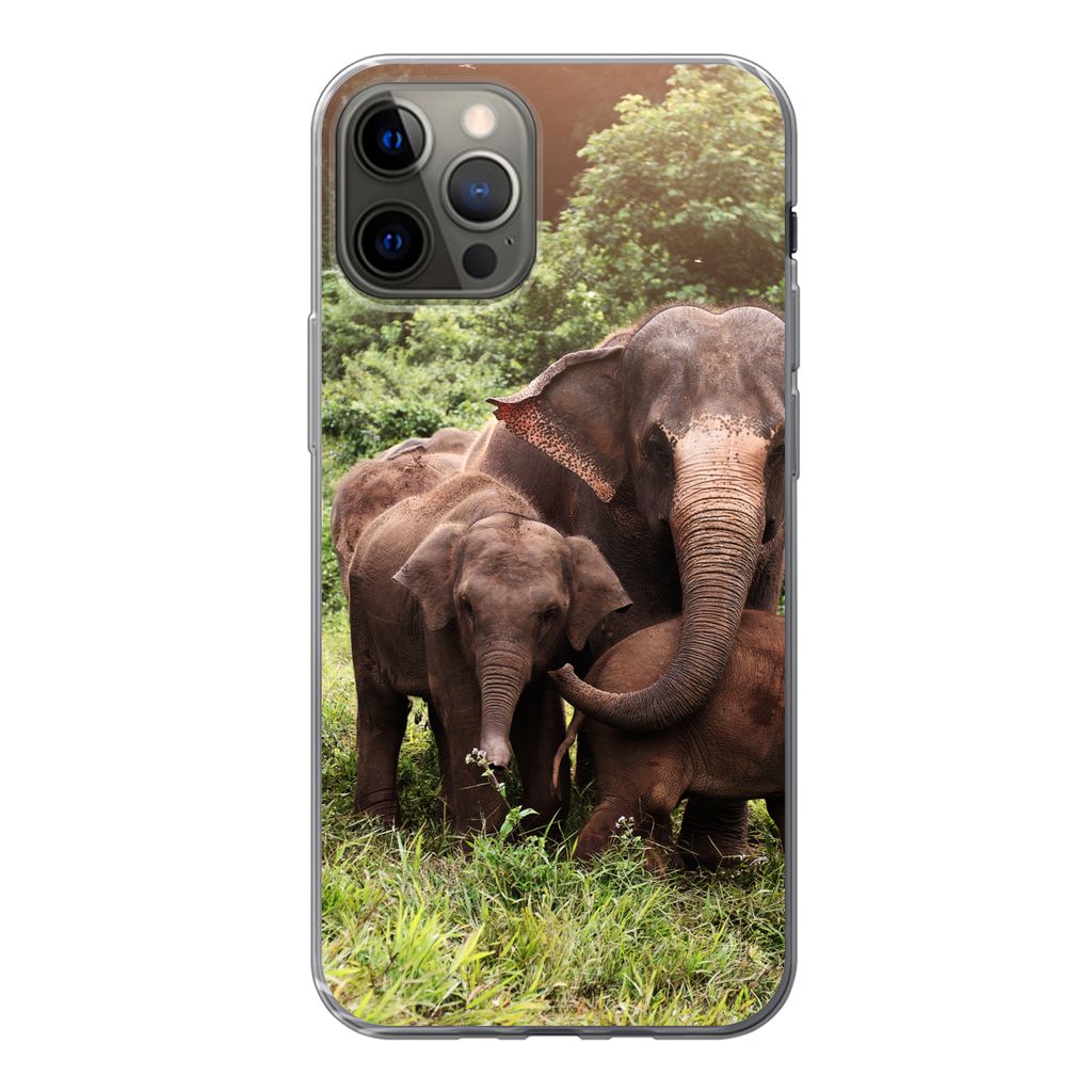 MuchoWow Handyhülle Schutzhülle Hülle für iPhone 12 Pro Elefant - Tiere - Wald - Gras - Grün Silikon Softcase Handy Hülle - Abdeckung