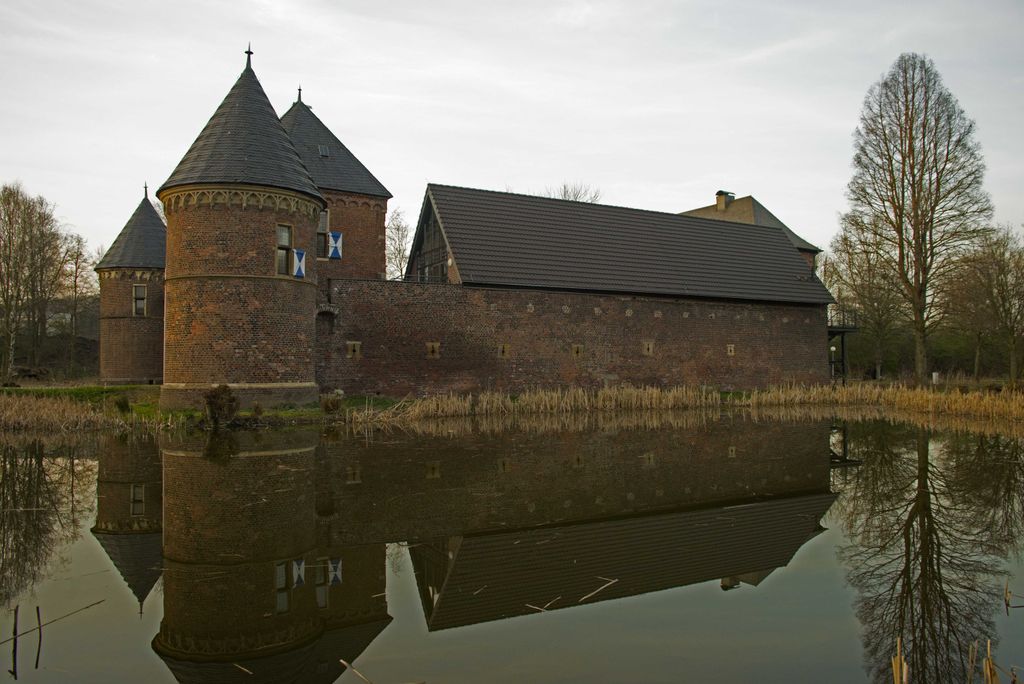 hansepuzzle 41484 - Burg Puzzle, 2000 Teile, Gebäude, 90,0 x 60,0cm mit hochwertiger Aufbewahrung, Kartonbox und wiederverschließbarem Beutel