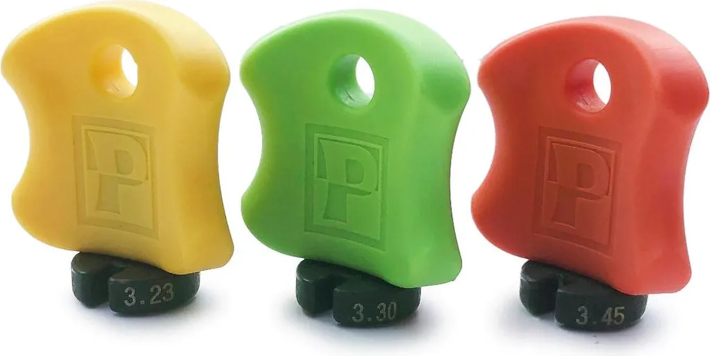 Ajuster la tension des rayons avec le jeu de 3 clés Pedro's Pro vélo