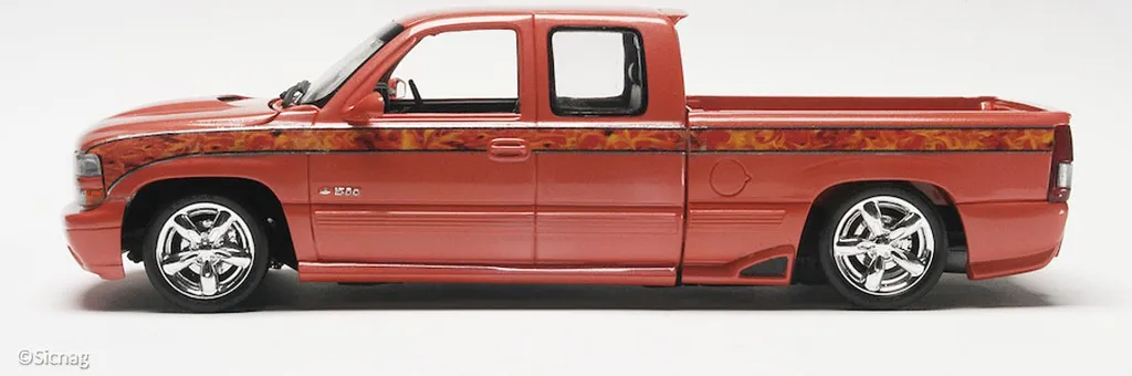Maquette Réaliste Chevy Silverado 1999 Revell 14538 Haute Précision 1:25
