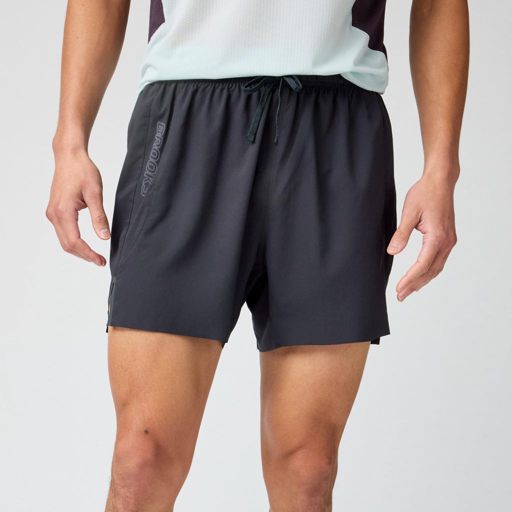 Brooks Cascadia Herren Short schwarz SCHWARZ S