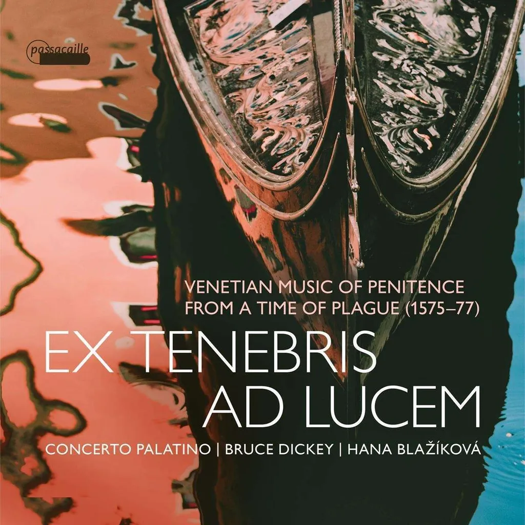 Bougie artisanale décorative Ex tenebris ad lucem parfum bois précieux