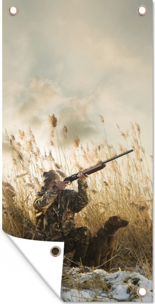 MuchoWow 30x60 cm Outdoor-Poster Gartendeko Sichtschutz Garten Poster für den Garten Ein Mann auf Entenjagd im Marram-Gras