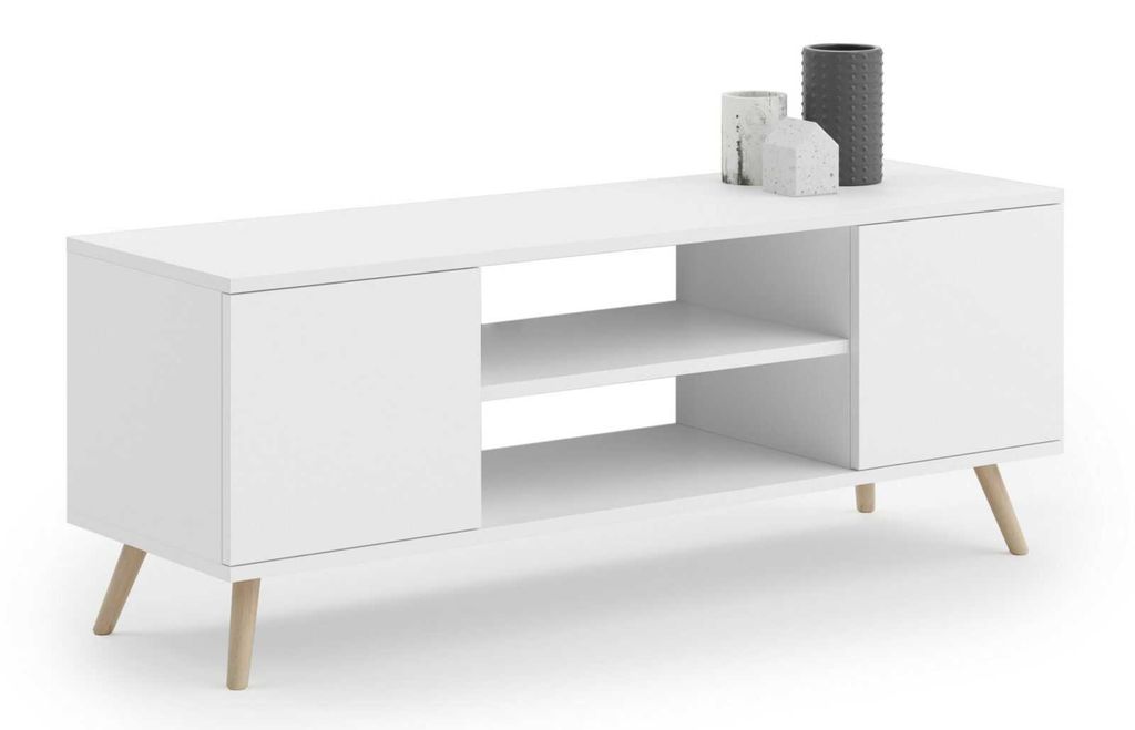 Skandinavischer TV-Schrank FOCUS 155 | Weiß, Laminatplatte 18 mm, mit leisen Schließsystem und Holzbeinen | Für Fernseher bis 65 Zoll