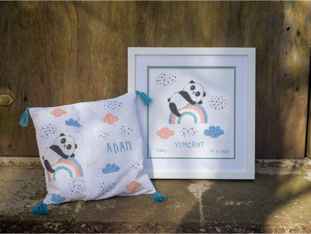 Vervaco Kreuzstichkit Pyjamatsche "Panda auf Regenbogen", Zählmuster, 30x30cm