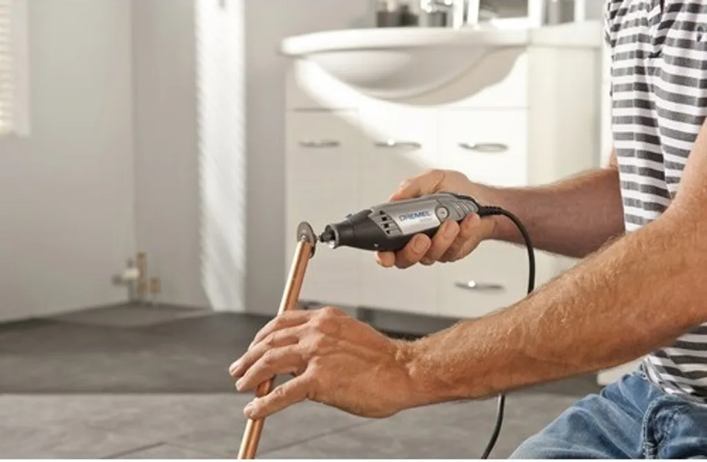 Dremel 3000-15 Multi-outil 130W à Vitesse Variable et Embout EZ Twist - 40