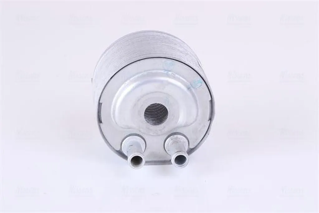 Radiateur d'huile moteur Nissens 91177 compatible Nissan NP300 et Murano