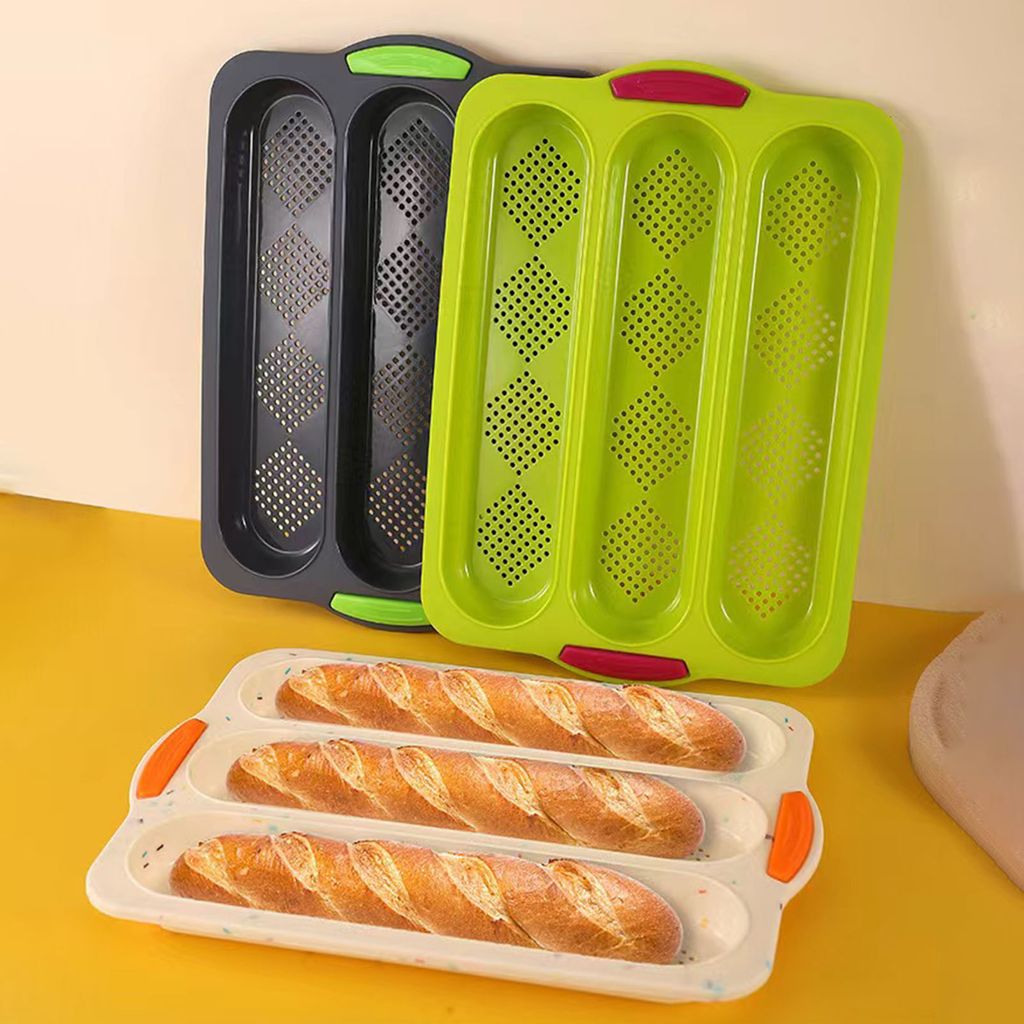 Baguette-Backform Set – 2 Perforierte Bleche (3 & 4 Schlitze) Mit Antihaft, Inkl. Gärmatte & Teigschneider