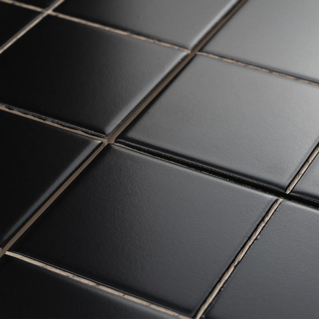 Fliese Schwarz Matt | 20x20 VORGESCHNITTEN (10x10) | 1 m²/s