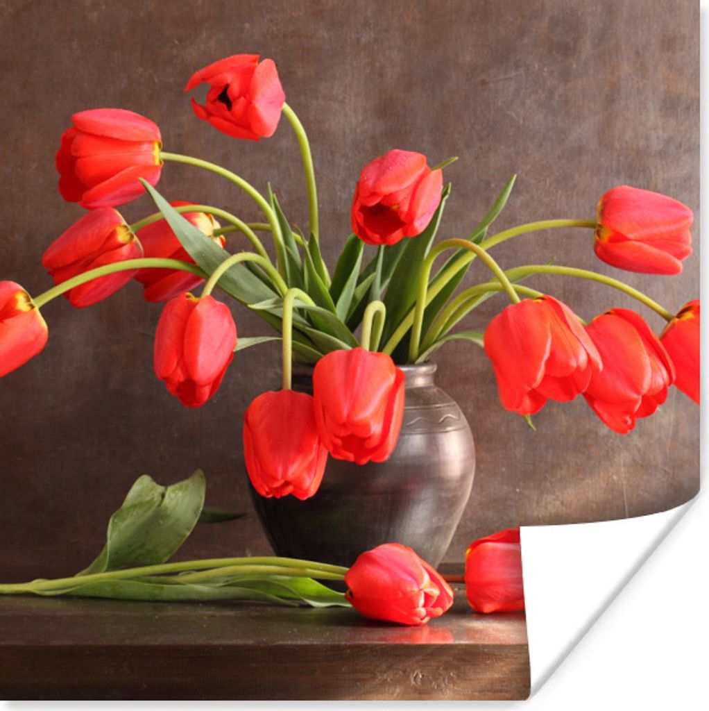 MuchoWow Poster Ein Strauß roter Tulpen vor einem dunklen Hintergrund 100x100 cm - Babyzimmer