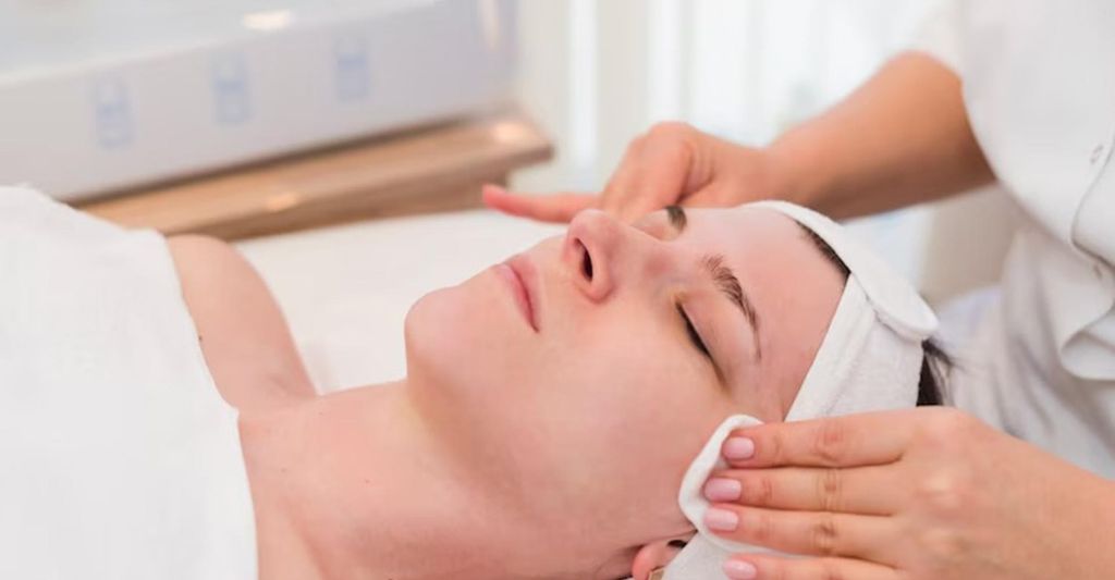 mydays Gesichtsbehandlung Düsseldorf (Basic); Erlebnis verschenken oder selbst erleben; Gutschein für 1 Person(en)