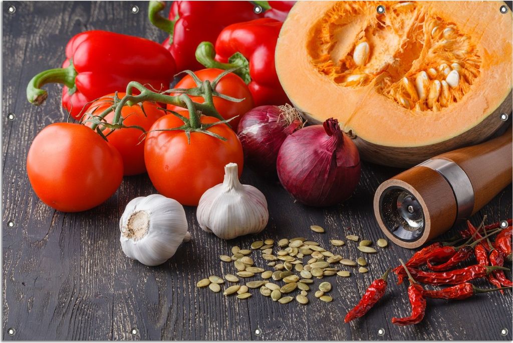 Wallario Outdoor-Poster für Garten oder Balkon, Motiv Kürbissuppe - Zutaten mit Tomaten, Knoblauch, Zwiebeln und Pfeffer, in ca. 120 x 180 cm