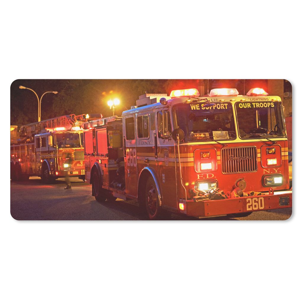 MuchoWow Schreibtischunterlage Feuerwehrfahrzeuge von New York City 80x40 cm - XXL Mauspad - Gaming Mauspad