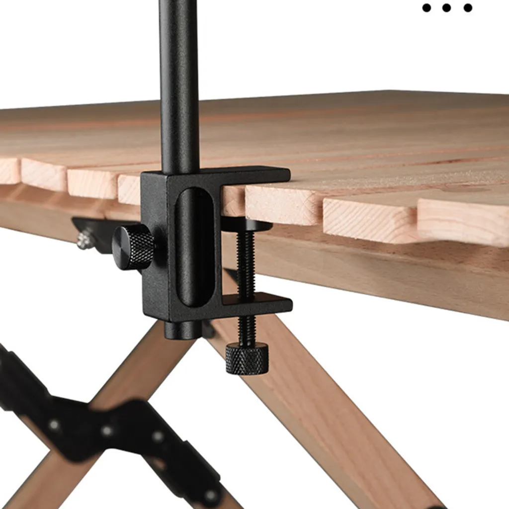 Support de Lampe de Camping : Libérez de l'Espace sur votre Table