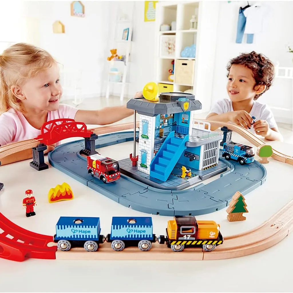 Hape E3736 : Un centre de secours robuste pour des heures de jeu calme - 18