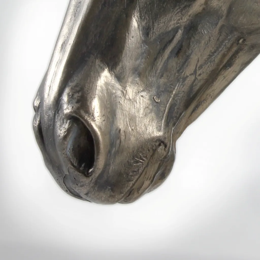Buste de Cheval Hanovrien - Sculpture Décorative de Luxe avec Socle Pierre - 7