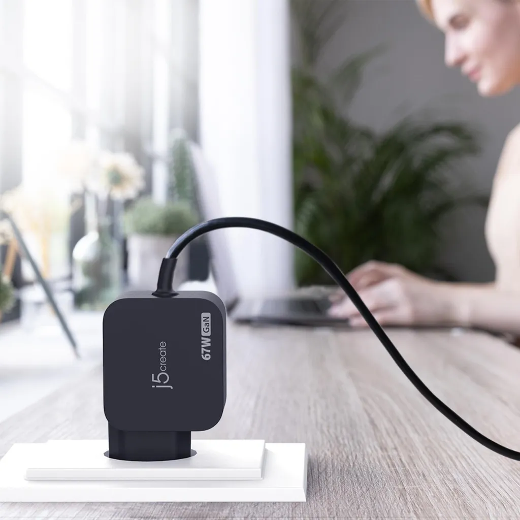 Chargeur de voyage USB-C 67W j5create pour PC portable et smartphone - 4