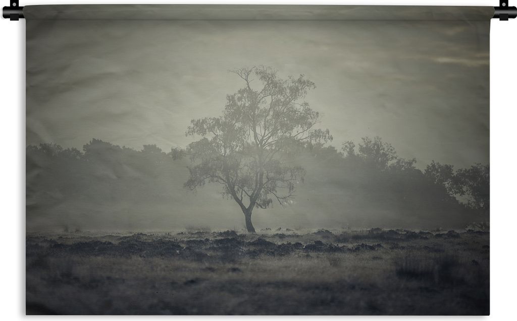 MuchoWow Wandteppich Wandbehang Morgennebel in der Nähe eines Baumes im Nationalpark De Hoge Veluwe in Gelderland 150x100 cm Tapisserie Dekorati...
