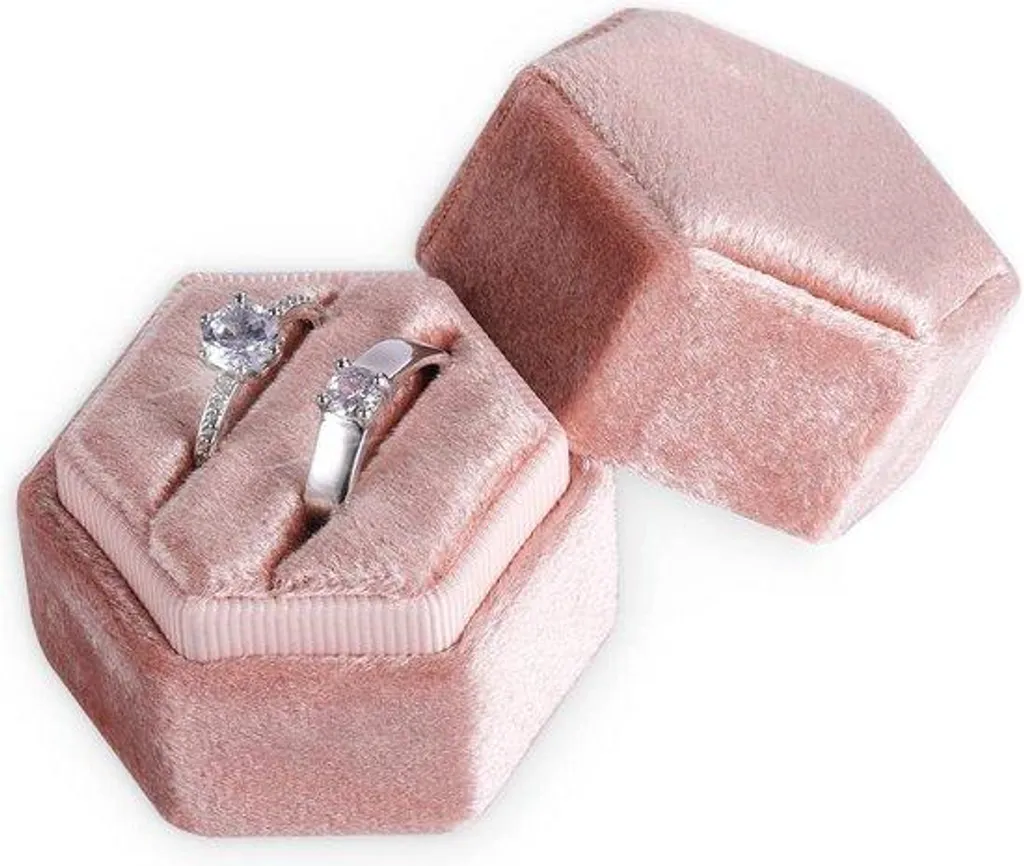 Boîte à bagues rose pour cérémonie de mariage et photos souvenirs