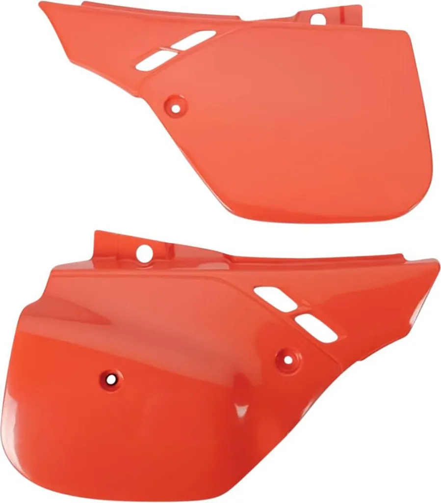 Remplacez vos carénages cassés avec les panele boczne UFO Plast robustes