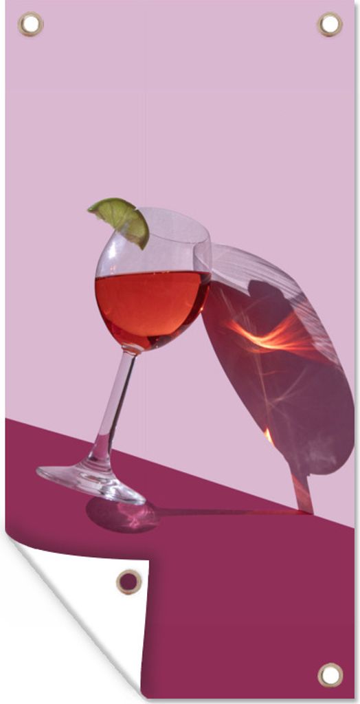 MuchoWow 80x160 cm Outdoor-Poster Gartendeko Sichtschutz Garten Poster für den Garten Klingendes Weinglas auf rosa Hintergrund