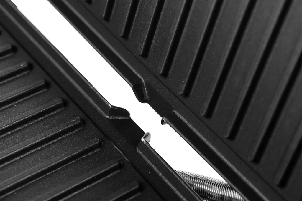 Gril électrique de table 1600W idéal pour les soirées entre amis 28x17cm