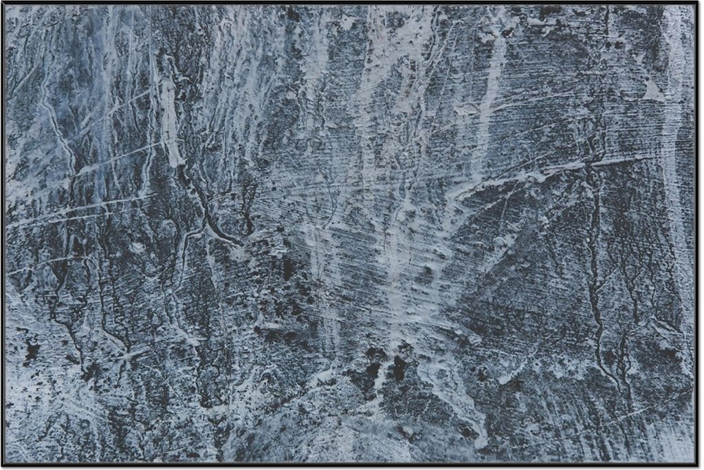 Wallario Wandbild Alte graue Steinwand, Größe: 61 x 91,50 cm, Poster mit schwarzem Aluminiumrahmen
