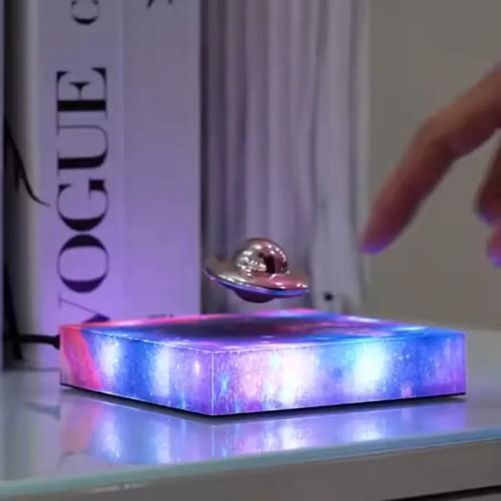 Soucoupe volante GALAXUFO avec base à lévitation et éclairage LED RVB