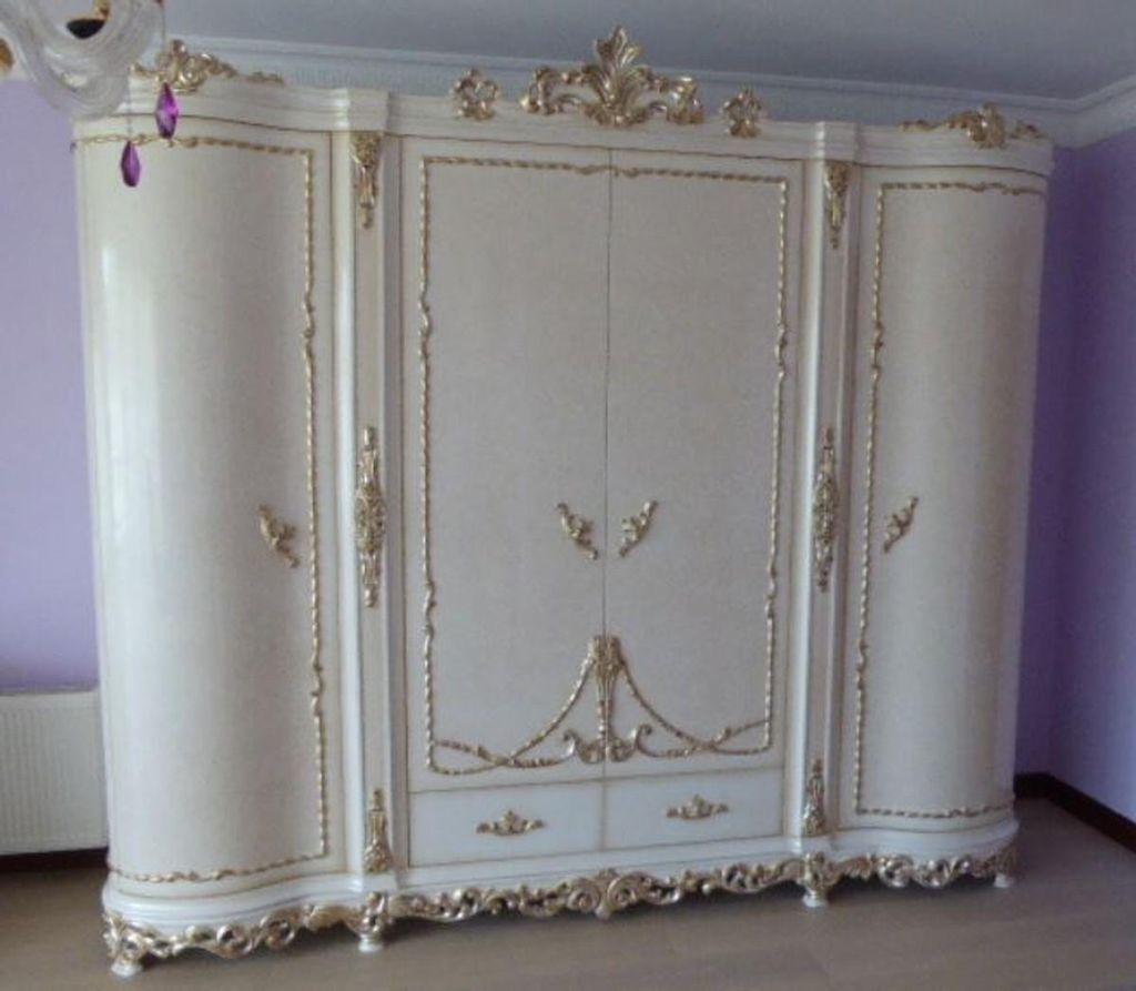 Casa Padrino Luxus Barock Schlafzimmerschrank Weiß / Creme / Silber / Kupfer 320 x 70 x H. 250 cm - Edler Massivholz Kleiderschrank - Schlafzimmer...