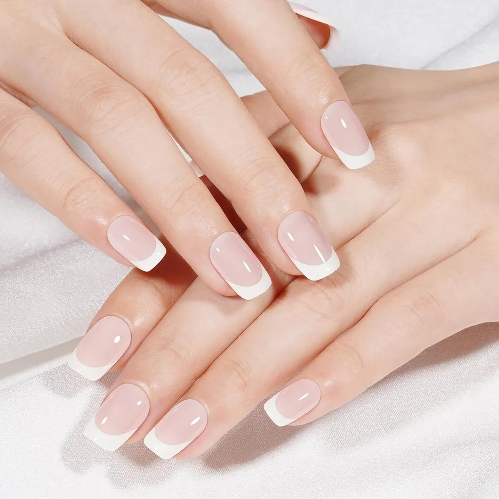 Faux ongles français à couverture totale courts et carrés ton naturel
