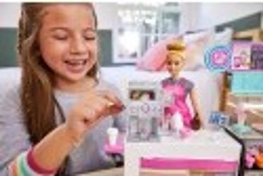 Barbie Café Set de Barista Interactif avec 20 Accessoires Variés