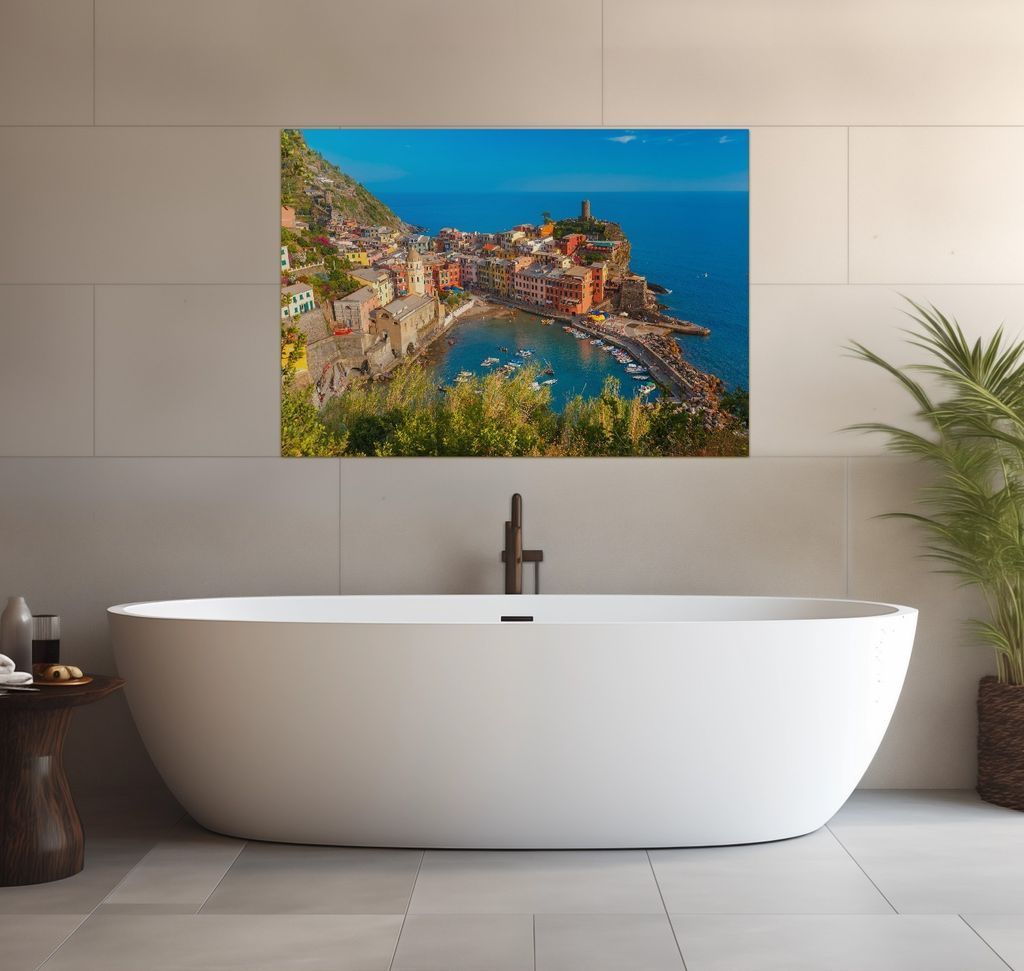 Wallario wasserfestes Poster selbstklebend 70 x 100 cm, Farbenfrohes Küstendorf am Mittelmeer, Badezimmerposter Spritzschutz mit Hochglanzoberflä...