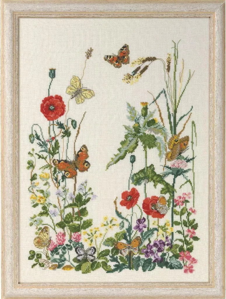 Broderie point de croix compté motif papillons pour tableau mural