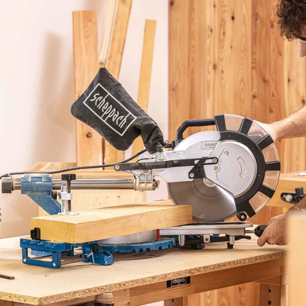 Scie à onglets avec laser Scheppach HM254SPX | Capacité de coupe 340mm - 16