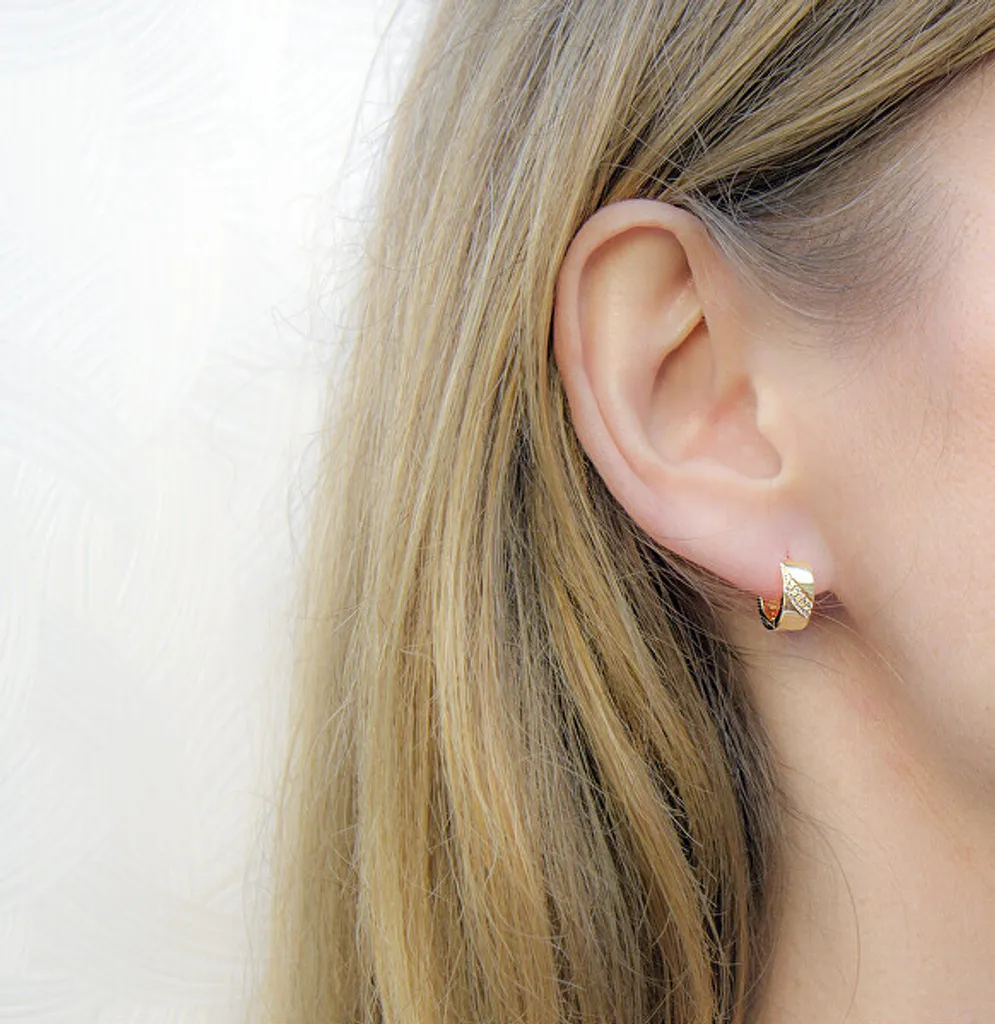 Boucles d'oreilles rondes dorées : l'accessoire idéal pour vos soirées